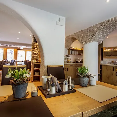 Alp Hotel 3*